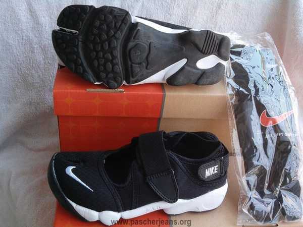 chaussure nike femme scratch